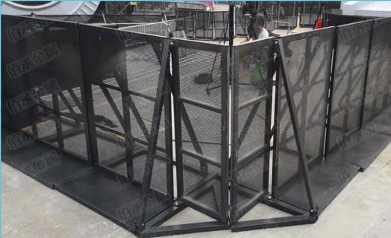 sistema di barriere angolari per palcoscenici