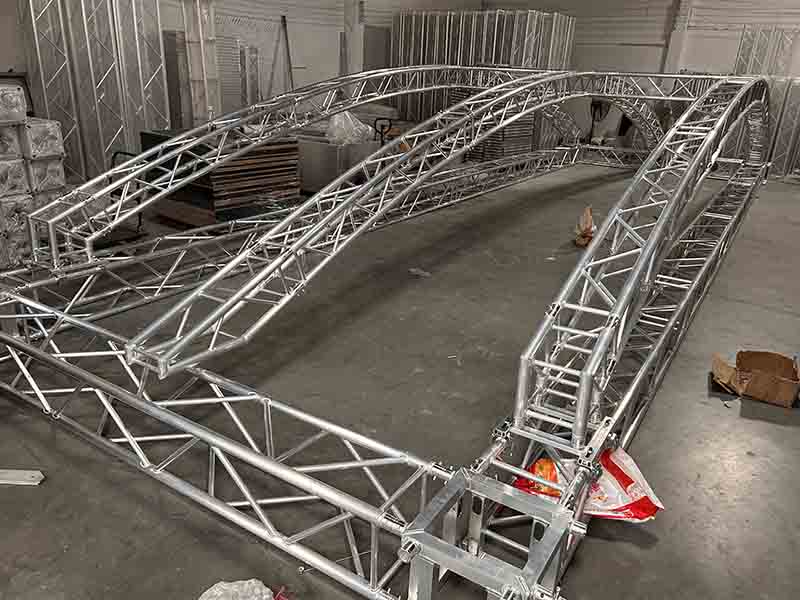Arc roof installation