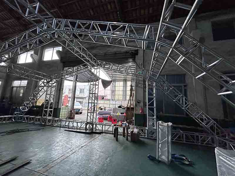 4 way truss corner for tunnel truss roof