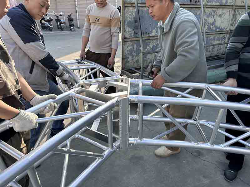  curved truss on roof