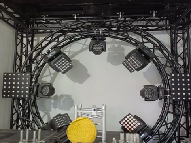 round truss for lighting and sound
