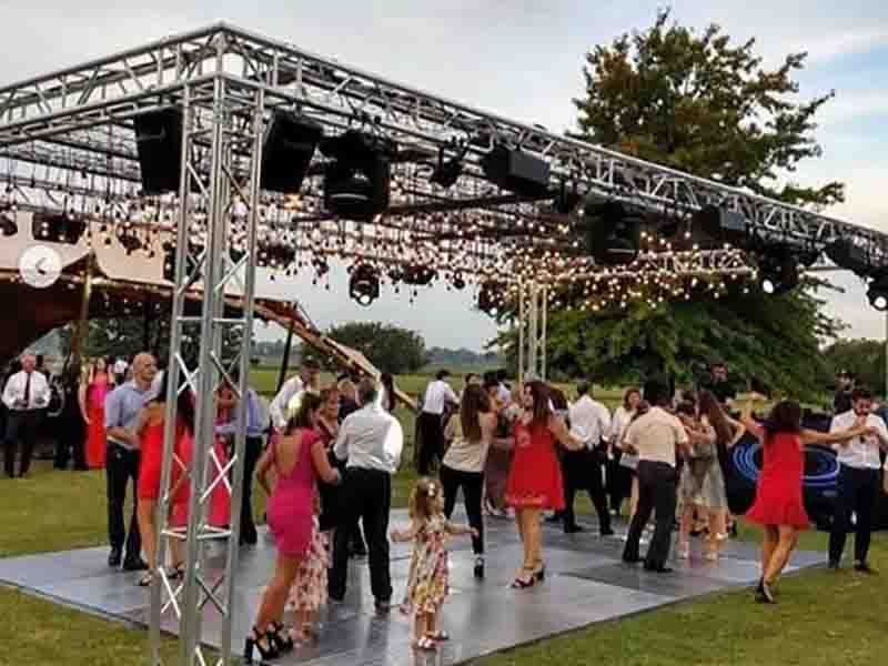 Truss Wedding Stage: valorizza il tuo matrimonio con stile e sicurezza